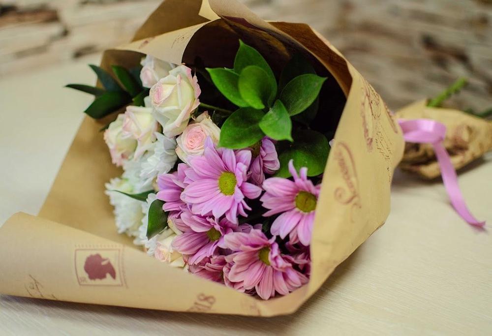 Букет цветов из: Розы и Хризантемы в Баклановской Ростовской области