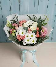 Букет цветов из:  Розы, Лизиантусы и Хризантемы в Баклановской Ростовской области