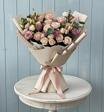 Букет цветов из:  Розы и Лизиантусы в Баклановской Ростовской области