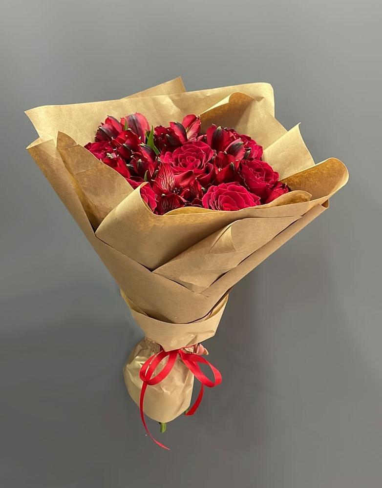 Букет цветов из: Альстромерии и Розы в Баклановской Ростовской области