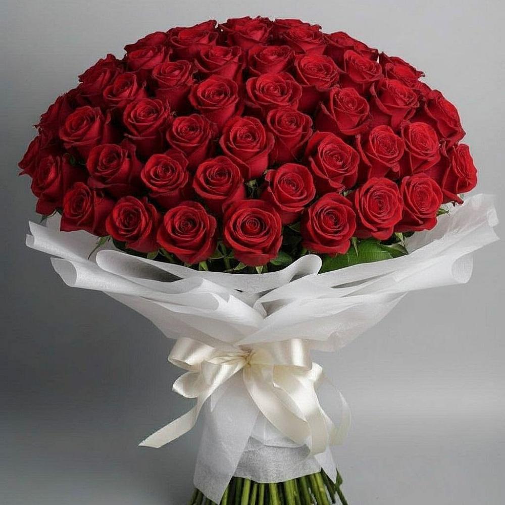 Букет 101 Красная роза Блэк Мэджик в Баклановской Ростовской области