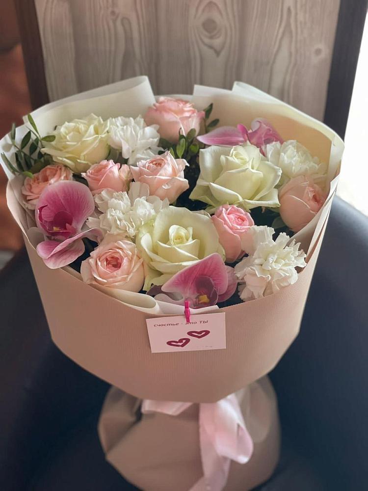 Букет цветов из: Орхидеи, Розы и Гвоздики в Баклановской Ростовской области