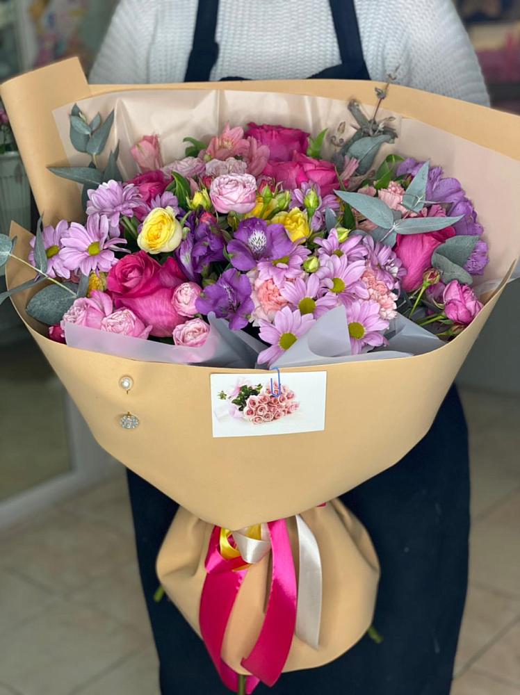 Букет цветов из: Хризантемы, Гвоздики и Альстромерии в Баклановской Ростовской области