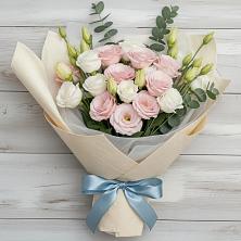 Букет цветов из:  Лизиантусы в Баклановской Ростовской области