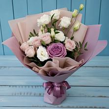 Букет цветов из:  Розы и Лизиантусы в Баклановской Ростовской области
