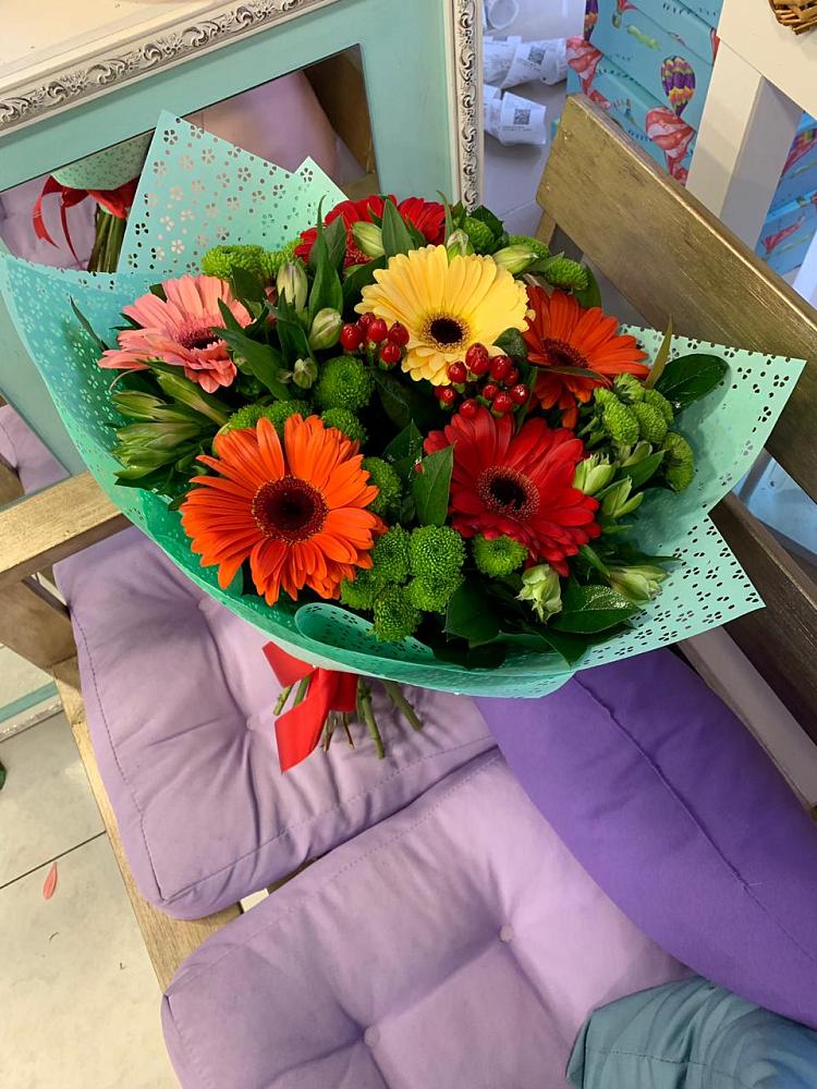 Букет цветов из: Герберы, Хризантемы и Альстромерии в Баклановской Ростовской области