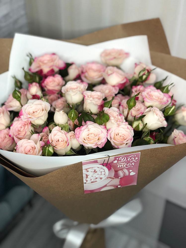 Букет цветов из: Розы в Баклановской Ростовской области