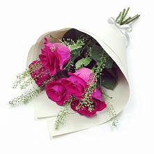 Букет цветов из:  Розы в Баклановской Ростовской области