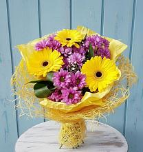 Букет цветов из:  Хризантемы и Герберы в Баклановской Ростовской области