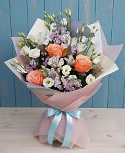 Букет цветов из:  Лизиантусы, Розы, Альстромерии и Гипсофила в Баклановской Ростовской области