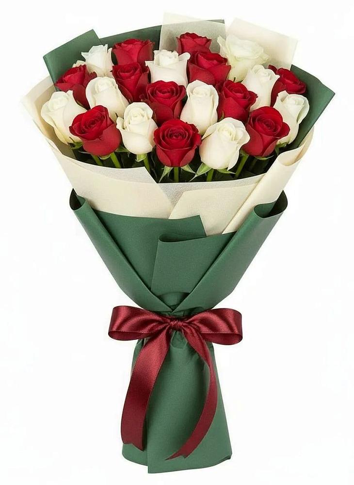 Букет Микс из красных и белых роз в Баклановской Ростовской области