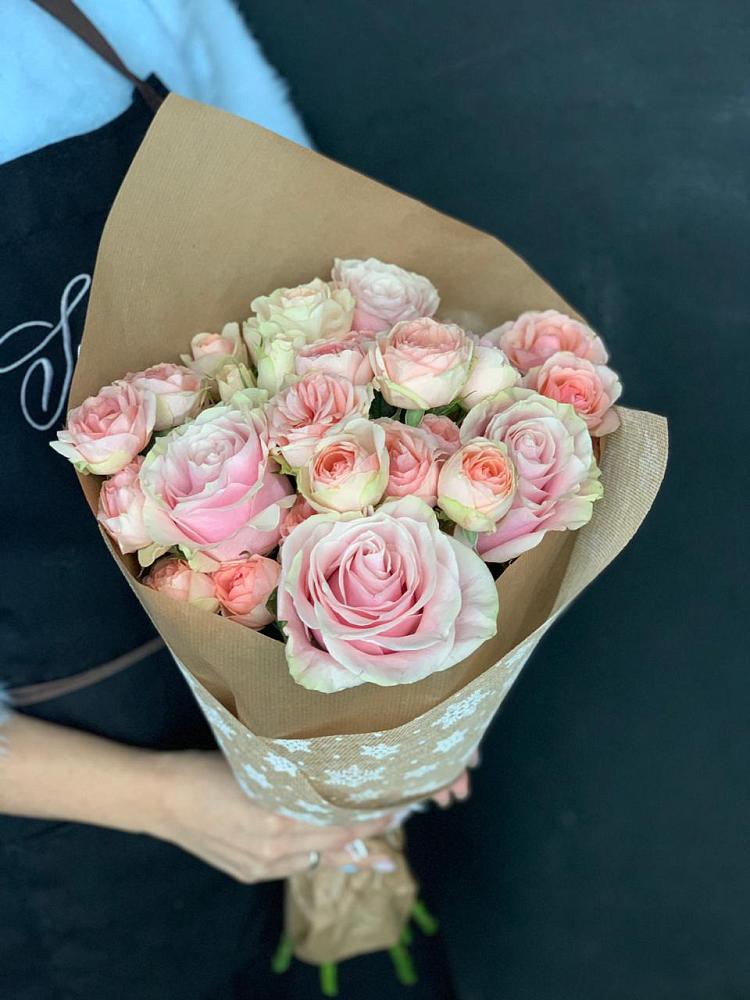 Букет цветов из: Хризантемы и Розы в Баклановской Ростовской области