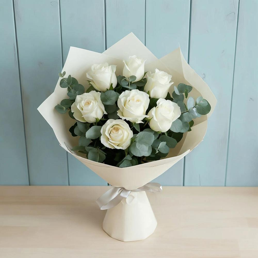 Букет Белые розы в Эвкалипте в Баклановской Ростовской области