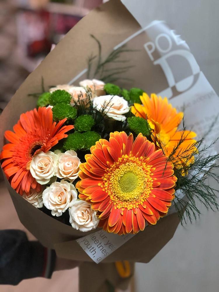 Букет цветов из: Герберы, Хризантемы и Розы в Баклановской Ростовской области