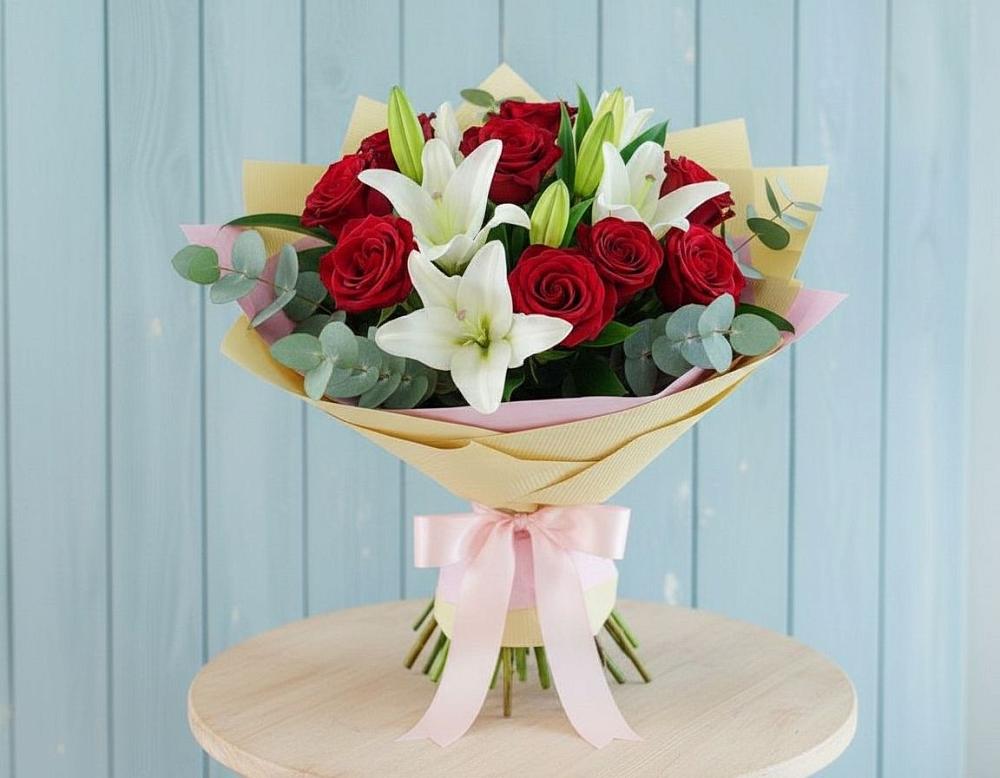 Букет цветов из: Лилии и Розы в Баклановской Ростовской области